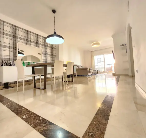 Продажа апартаментов на среднем этаже в Nueva Andalucía