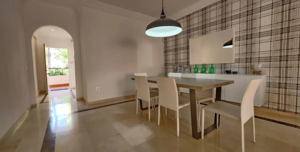 Продажа апартаментов на среднем этаже в Nueva Andalucía 7