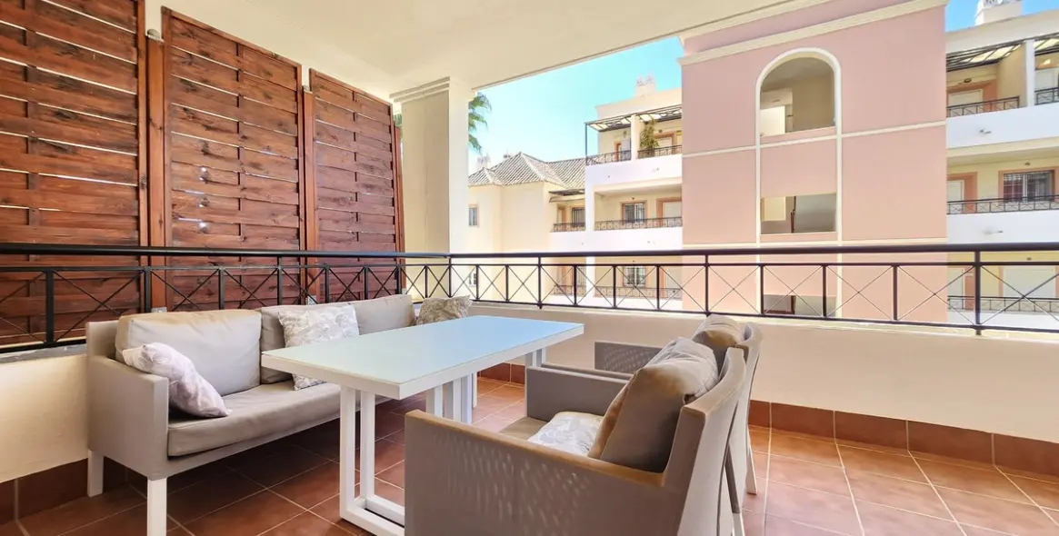 Venta de apartamento en planta media en Nueva Andalucía 22