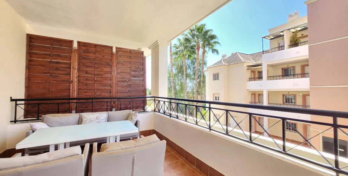 Venta de apartamento en planta media en Nueva Andalucía 24