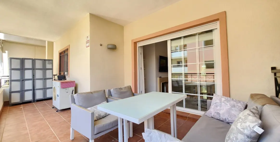 Venta de apartamento en planta media en Nueva Andalucía 26