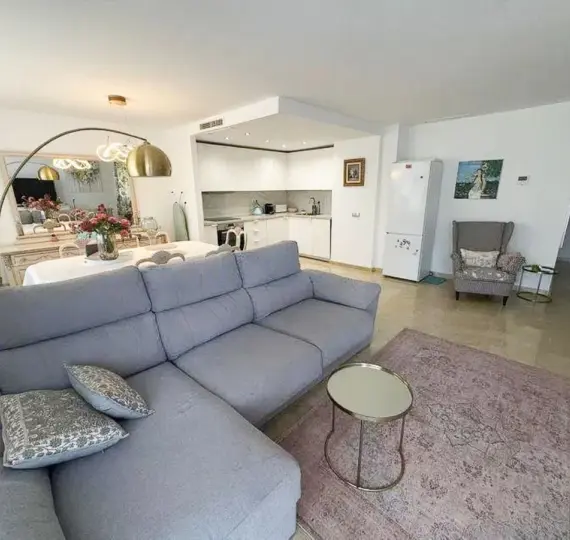 Sale of ground floor apartment in Benahavís
