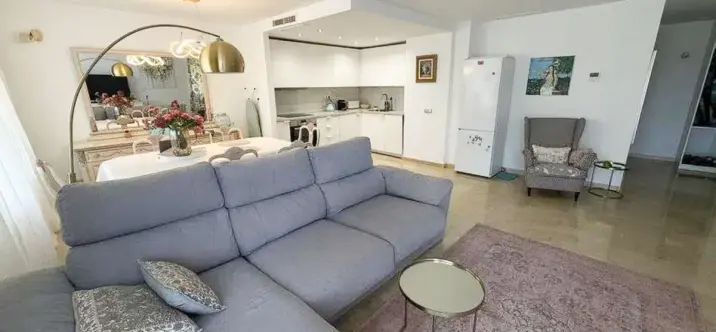 Sale of ground floor apartment in Benahavís 3