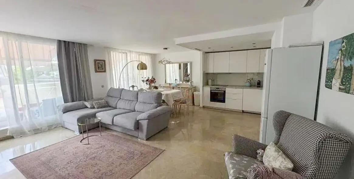 Sale of ground floor apartment in Benahavís 5