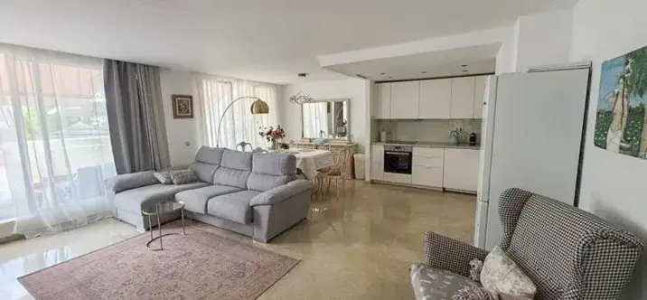 Sale of ground floor apartment in Benahavís 4