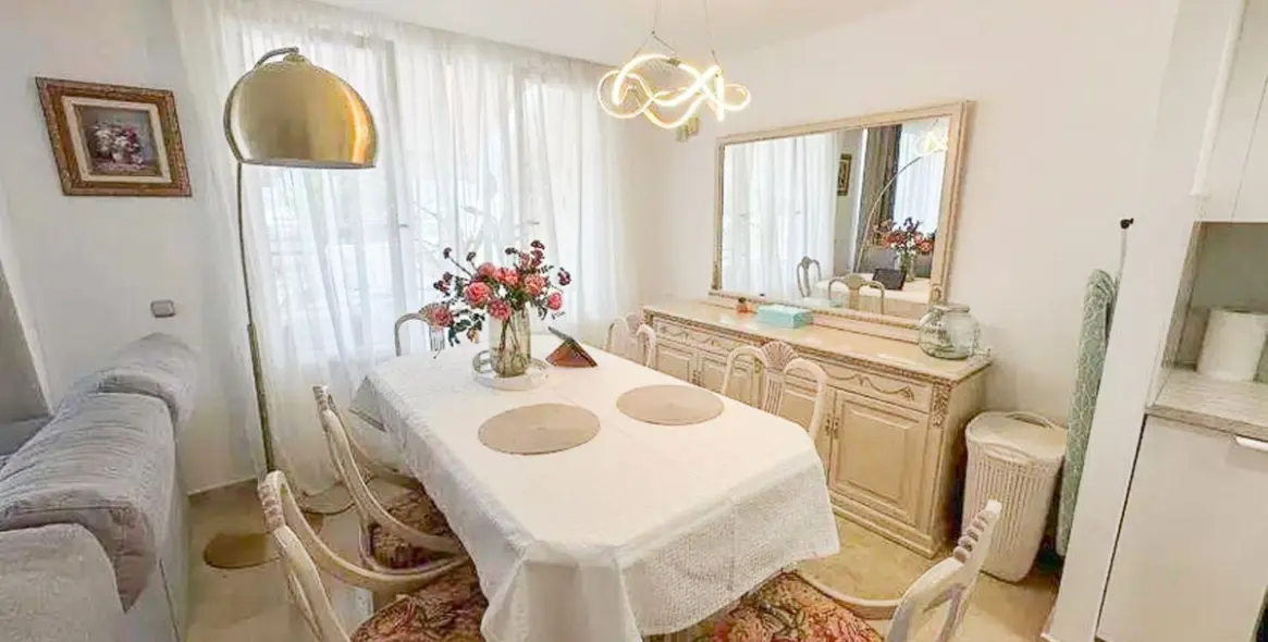 Sale of ground floor apartment in Benahavís 6