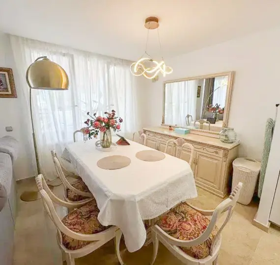 Sale of ground floor apartment in Benahavís
