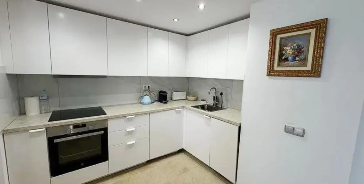 Sale of ground floor apartment in Benahavís 7