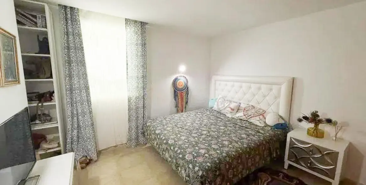Sale of ground floor apartment in Benahavís 12