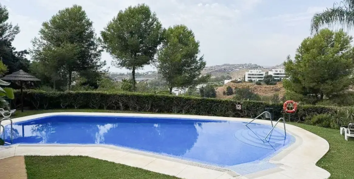 Sale of ground floor apartment in Benahavís 14