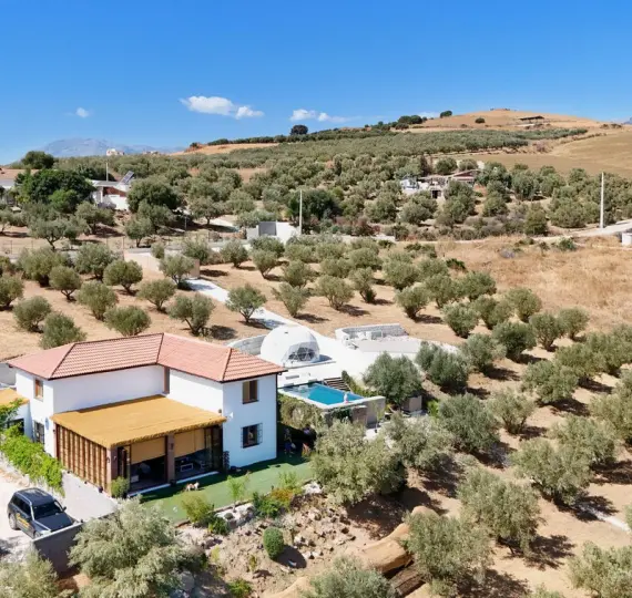 Sale of detached villa in Coín