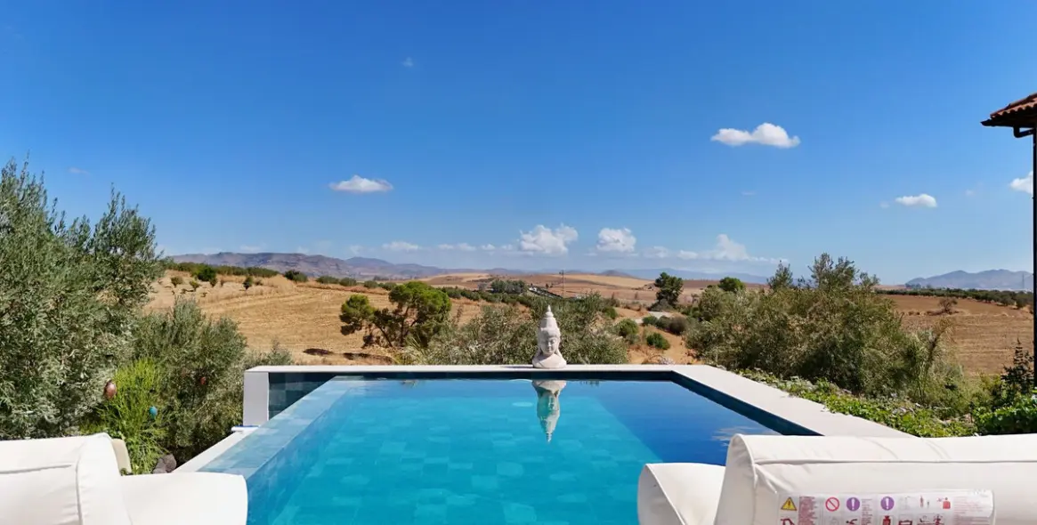 Sale of detached villa in Coín 3