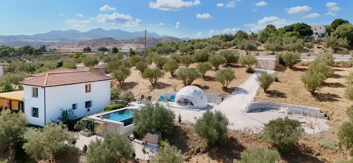 Sale of detached villa in Coín 4