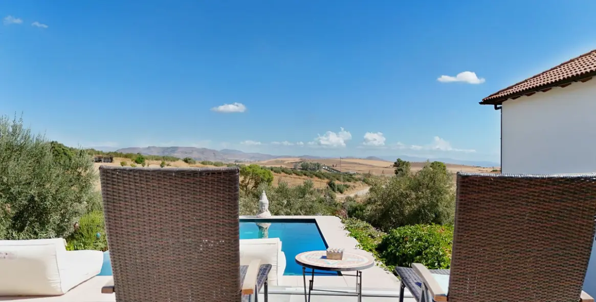 Sale of detached villa in Coín 9