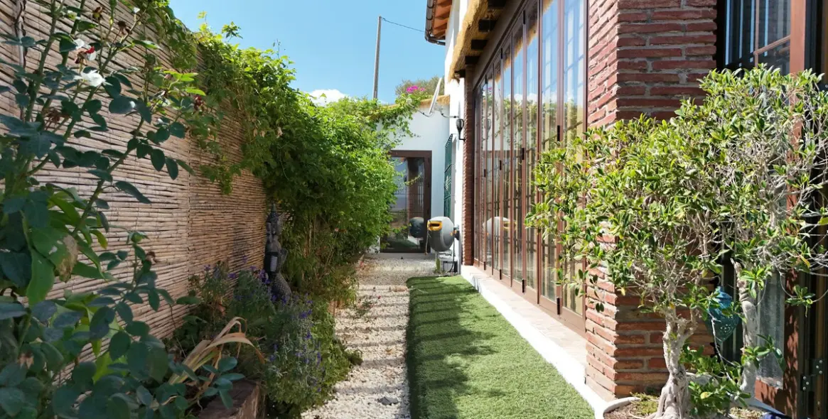 Sale of detached villa in Coín 13