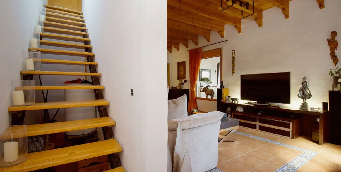 Sale of detached villa in Coín 19