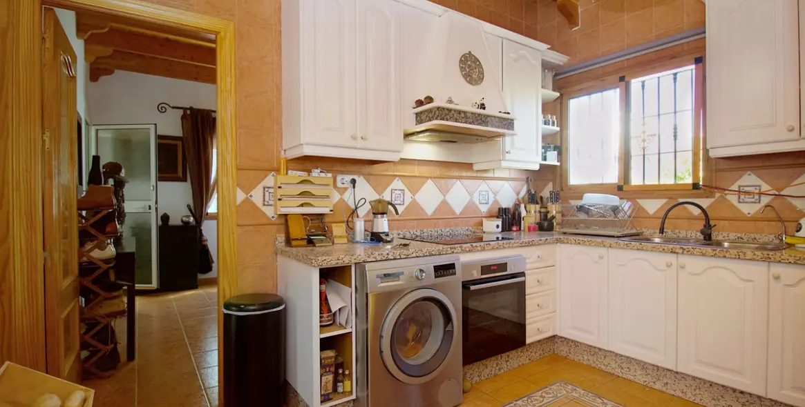 Продажа  отдельно стоящей виллы в Coín 32