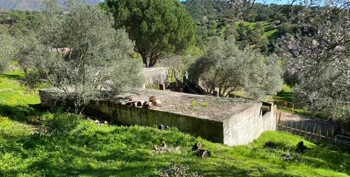 Sale of residential plot in Casares 2