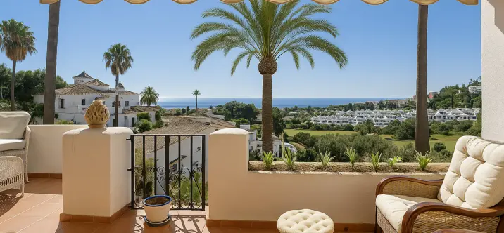 Продажа апартаментов на среднем этаже в La Duquesa 0