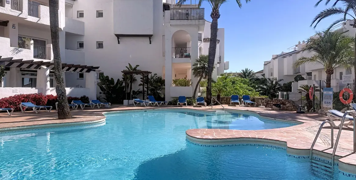 Продажа апартаментов на среднем этаже в La Duquesa 4