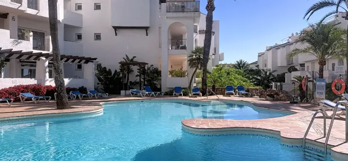 Продажа апартаментов на среднем этаже в La Duquesa 3