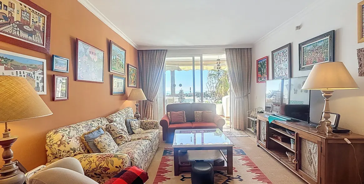 Продажа апартаментов на среднем этаже в La Duquesa 15