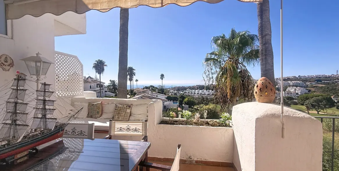 Продажа апартаментов на среднем этаже в La Duquesa 18