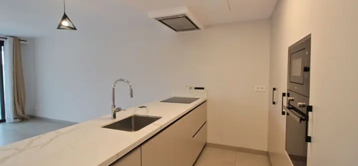 Sale of middle floor apartment in San Pedro de Alcántara 4