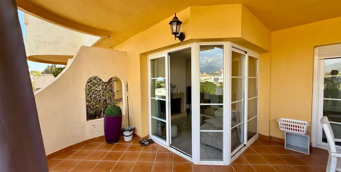 Продажа апартаментов на среднем этаже в Nueva Andalucía 3