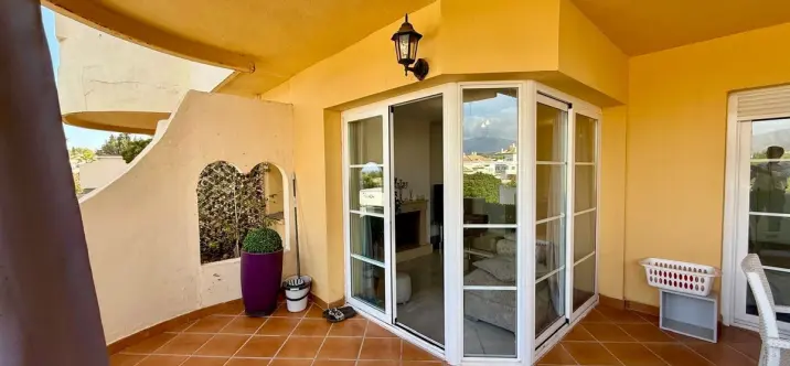 Продажа апартаментов на среднем этаже в Nueva Andalucía 2