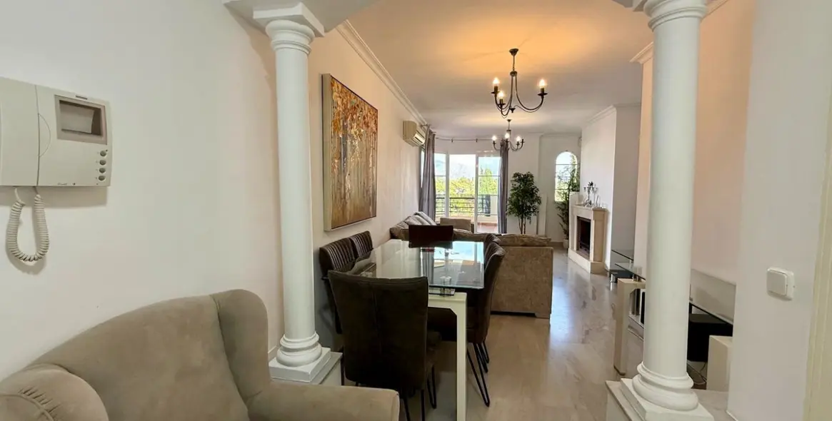 Продажа апартаментов на среднем этаже в Nueva Andalucía 12