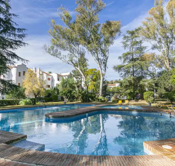 Sale of penthouse in Nueva Andalucía