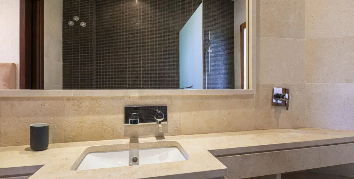 Sale of penthouse in Nueva Andalucía 20