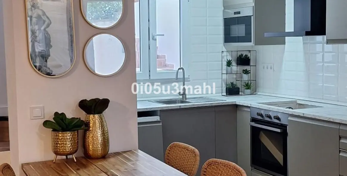 Продажа двухуровневых апартаментов в Málaga 4