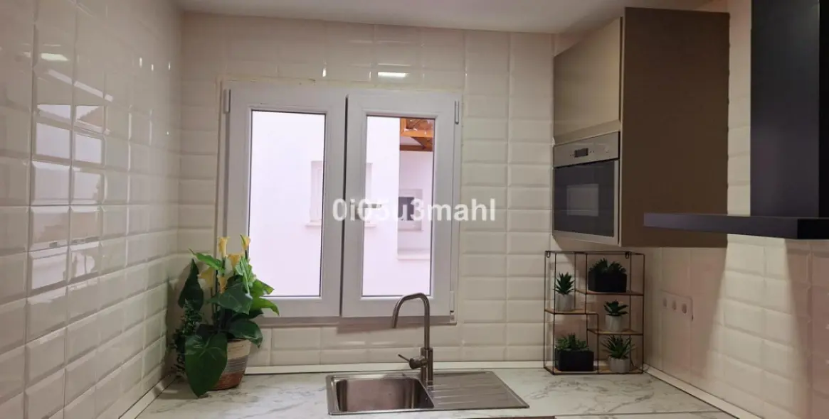 Продажа двухуровневых апартаментов в Málaga 7