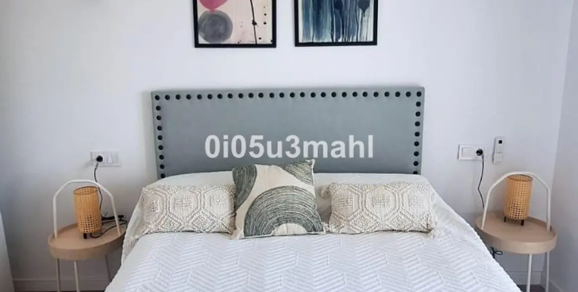 Продажа двухуровневых апартаментов в Málaga 12