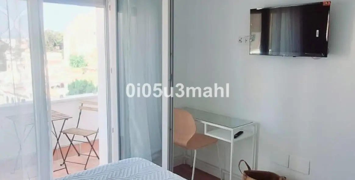 Продажа двухуровневых апартаментов в Málaga 13