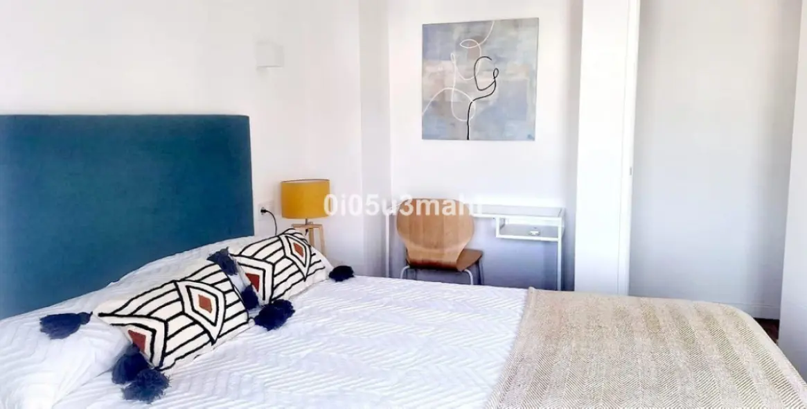 Продажа двухуровневых апартаментов в Málaga 15