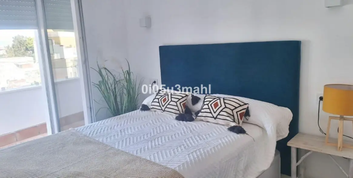 Продажа двухуровневых апартаментов в Málaga 16