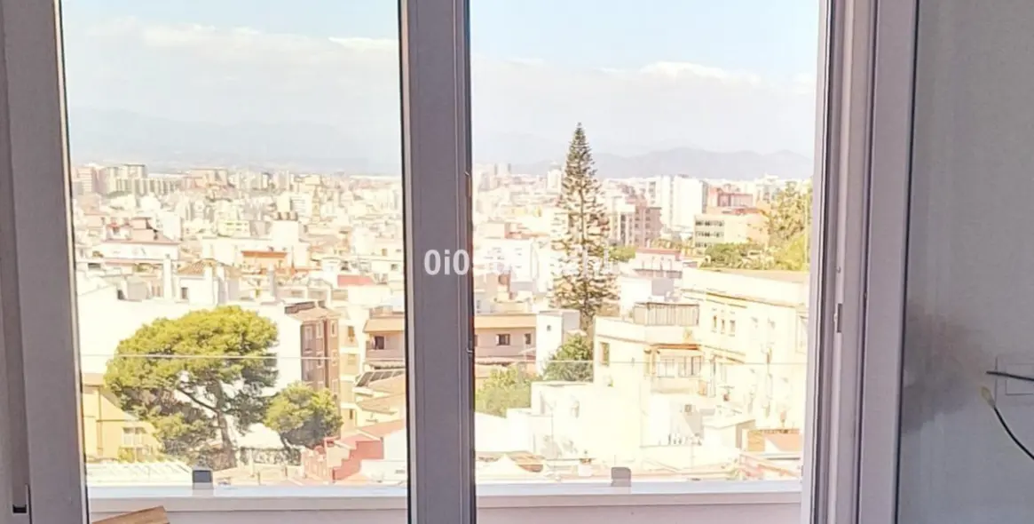 Продажа двухуровневых апартаментов в Málaga 17