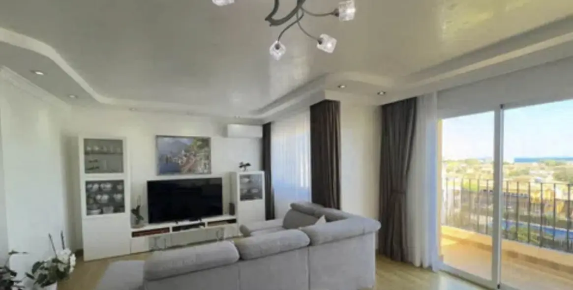 Sale of penthouse in Atalaya 2