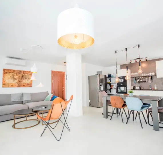 Sale of middle floor apartment in Elviria