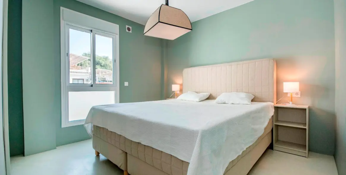 Sale of middle floor apartment in Elviria 4