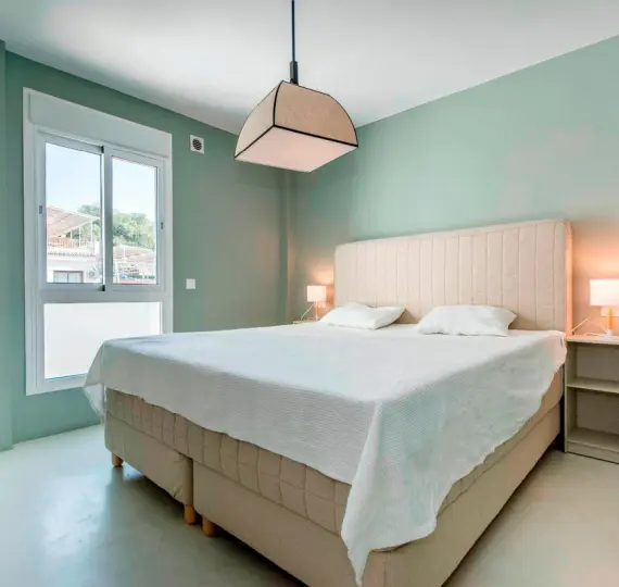 Sale of middle floor apartment in Elviria