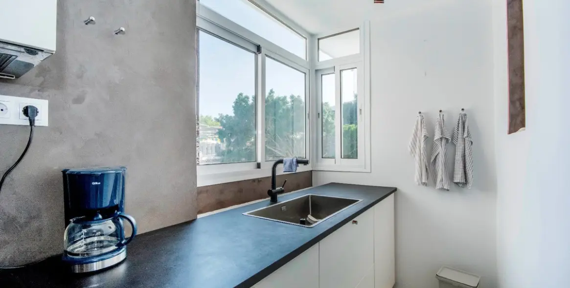 Sale of middle floor apartment in Elviria 8