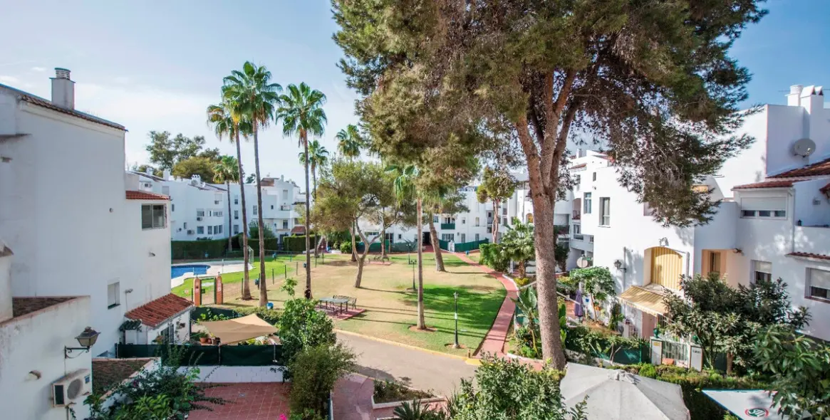 Продажа апартаментов на среднем этаже в Elviria 27