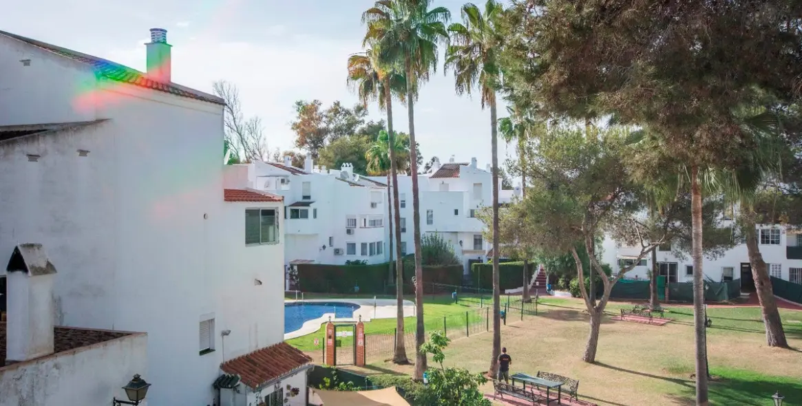 Продажа апартаментов на среднем этаже в Elviria 28