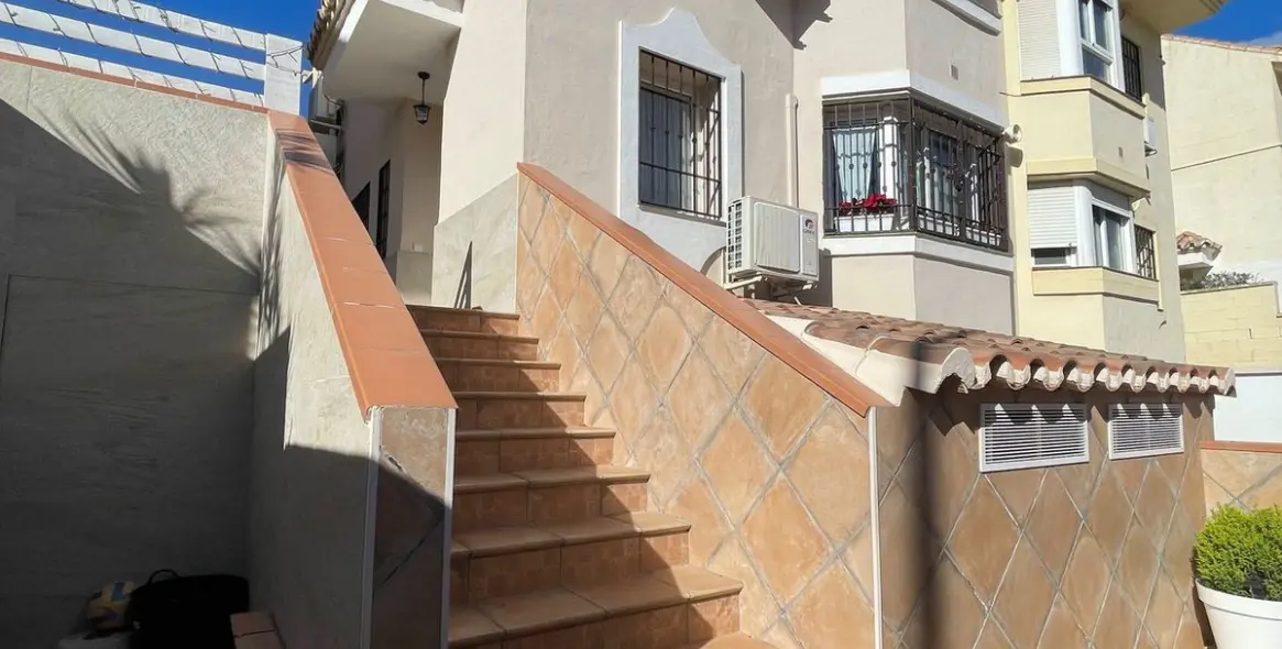 Sale of semi-detached house in Estacion de Cartama 3