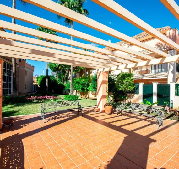 Sale of penthouse in Marbella