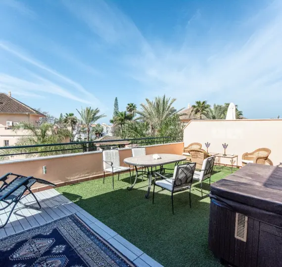 Sale of penthouse in Marbella